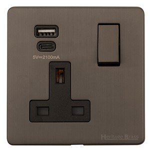 M Marcus Heritage Brass Studio Range Single USB-A+C Socket with Black Trim