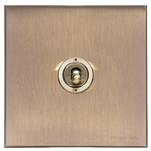 M Marcus Heritage Brass 1 Gang 2 Way Toggle Switch